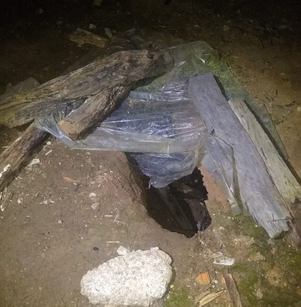Menina foi encontrada morta dentro de uma fossa na zona rural de Piedade — Foto: Bom Dia Piedade/Divulgação