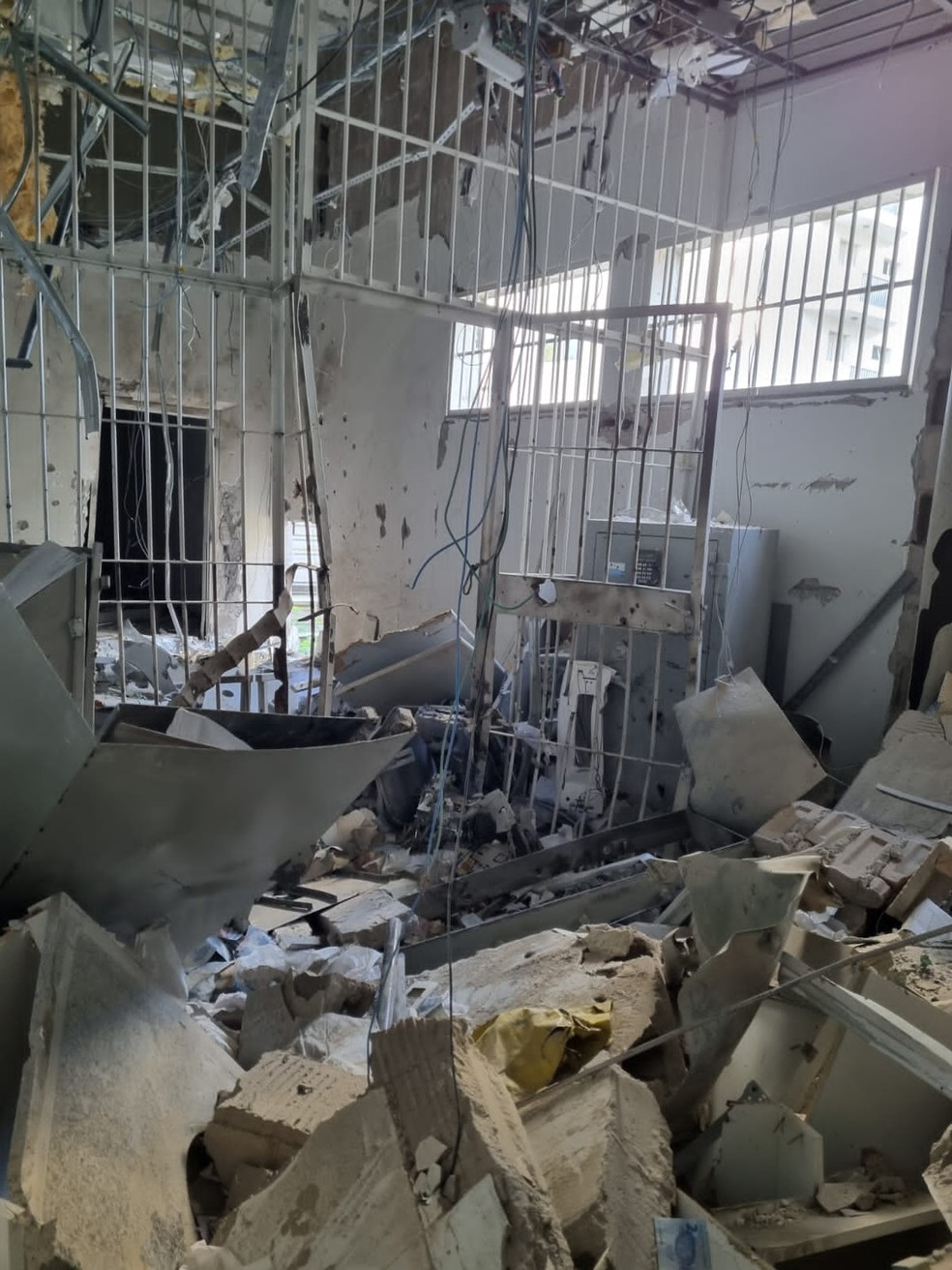 Ataque em Itajubá: Veja como ficou a agência da Caixa após ataque a banco; FOTOS | Sul de Minas | G1