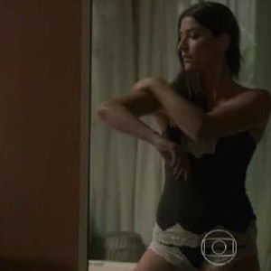 Até as lingeries da novela lacram! (Foto: TV Globo)
