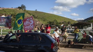 Em Paraibuna (SP), que tem 14 mil eleitores, apoiadores do PT foram alvo de montagem com fake news — Foto: Alexandre Cassiano/Agência O Globo