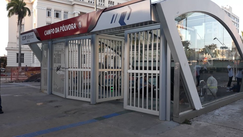 Estação do metrô no Campo da Pólvora fechada após apagão em Salvador (Foto: Maiana Belo/ G1)