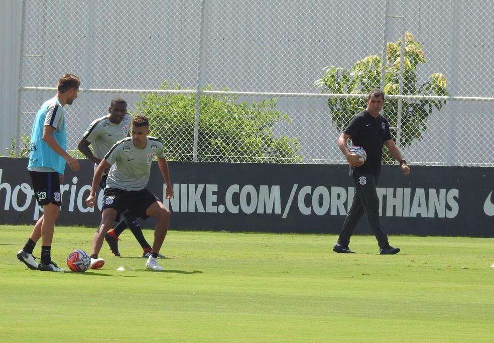 Carille fez mudanças na equipe titular do Corinthians — Foto: Bruno Cassucci