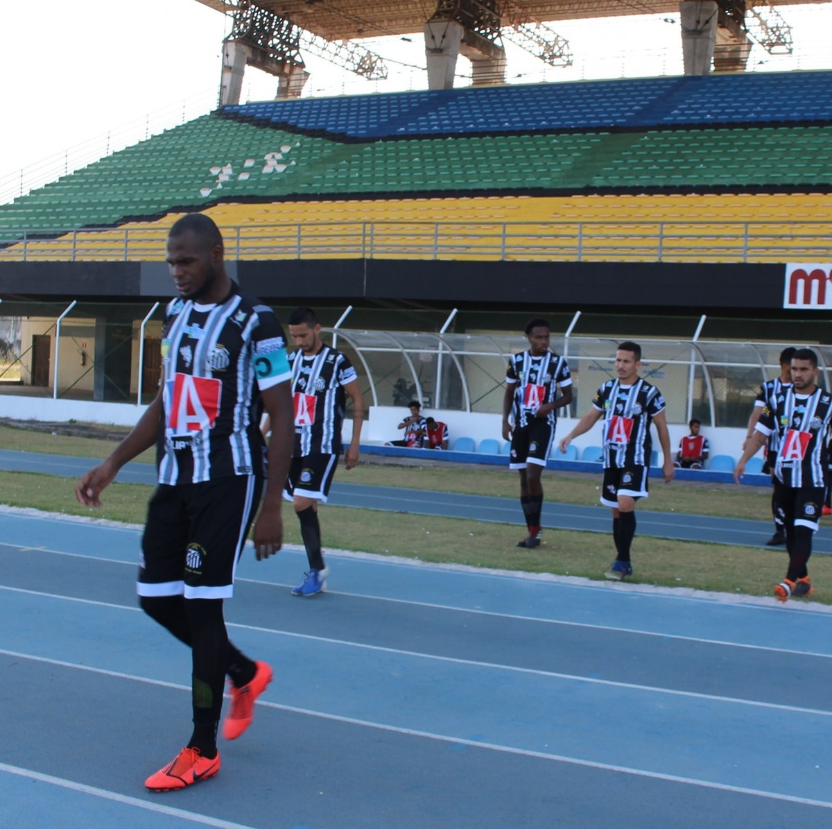 Com 4 jogos em casa, SantosAP precisa de returno "diferente" para