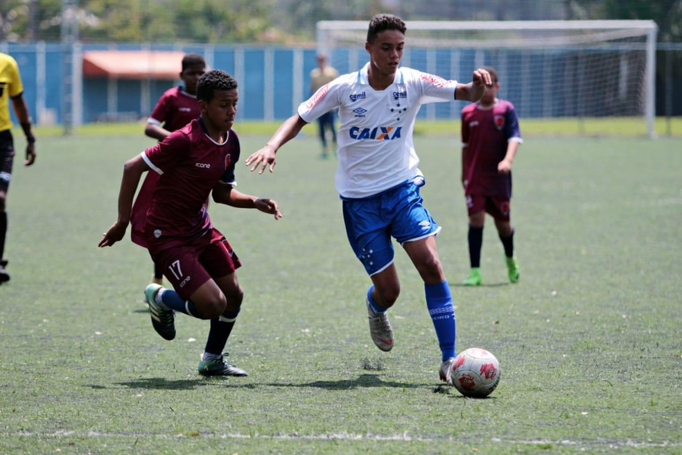 João Mendes, filho de Ronaldinho Gaúcho, treina na base do Cruzeiro — Foto: Arquivo pessoal