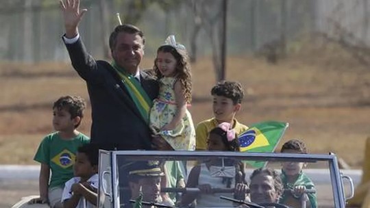 De volta ao Brasil, Bolsonaro será vizinho do local onde guardou as joias dadas pela Arábia Saudita