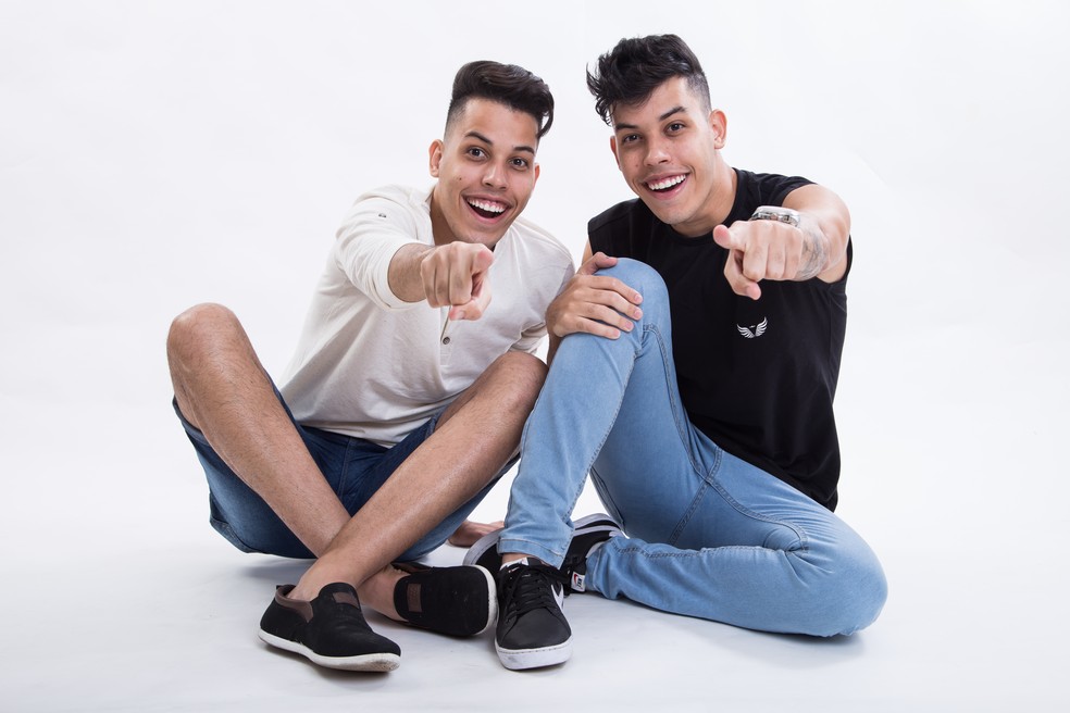 Os irmãos Willou e Watson Alves se apresentam no Theatro Via Sul Fortaleza (Foto: Divulgação)