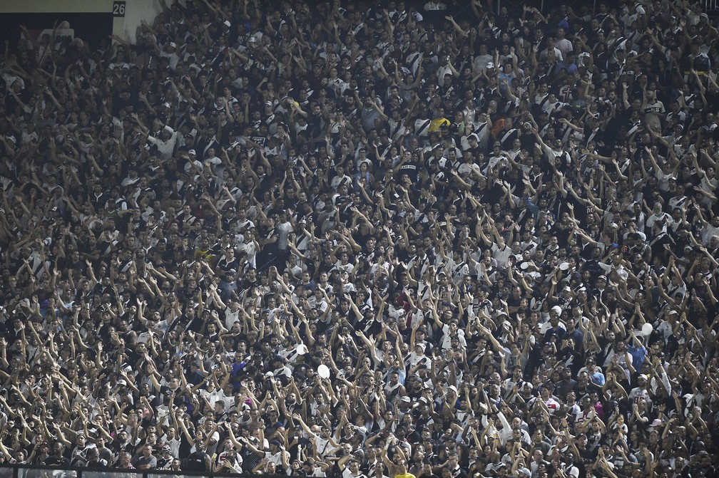 Torcida do Vasco em São Januário — Foto: André Durão