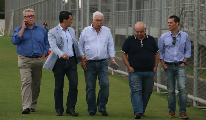 Grêmio debate projeto de futebol e estuda ouvir oposição no Conselho