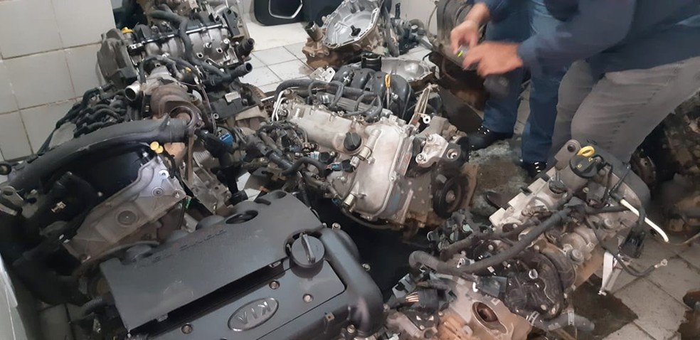 Motores estavam escondidos dentro de uma casa na Zona Norte de Natal â Foto: PolÃ­cia Civil do RN/DivulgaÃ§Ã£o 