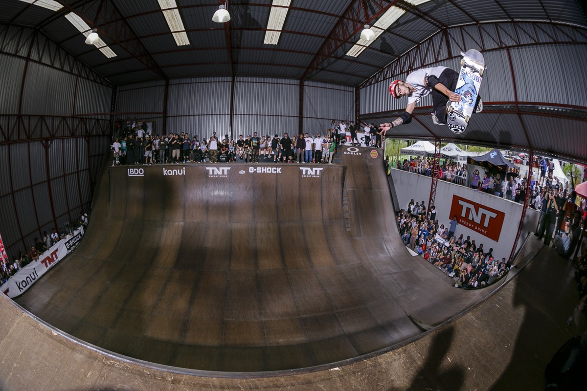 Dono da casa, Rony Gomes vence a primeira etapa do Desafio de Skate