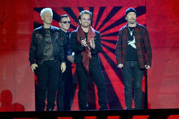 Bono Vox e seus colegas de banda no U2 (Foto: Getty Images)