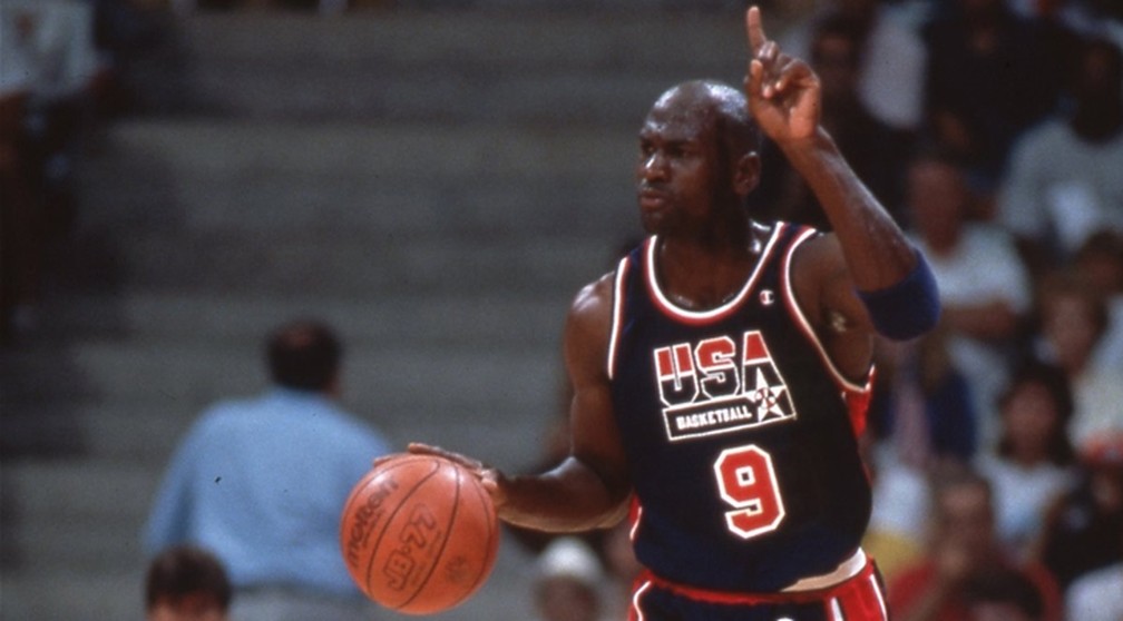 Astro preferiu não se comparar a outros ídolos do basquete (Foto: Divulgação / Fiba)