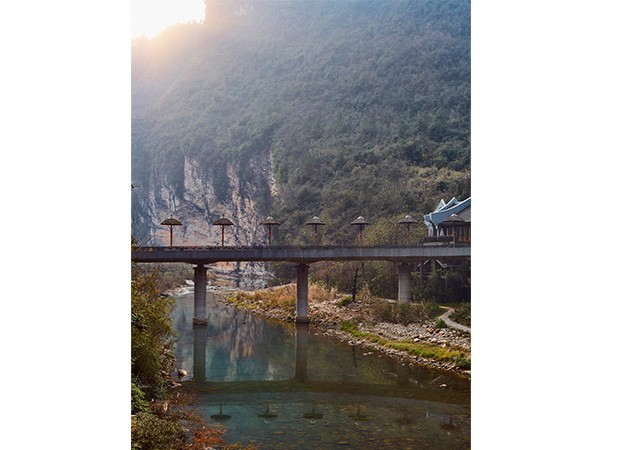 Entrada do Harmona Resort & Spa, em Zhangjiajie (Foto:   Gustavo Zylbersztajn)
