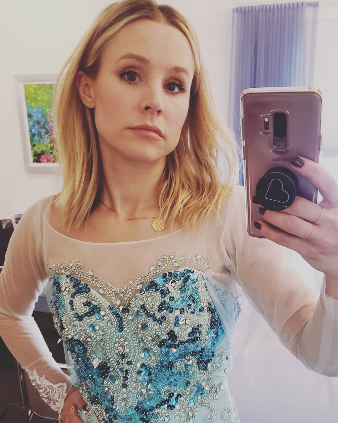 Kristen vestida de Elsa (Foto: Reprodução/Instagram)