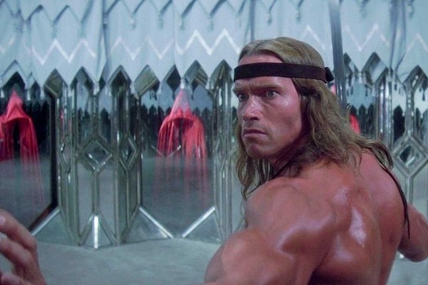 O ator Arnold Schwarzenegger no papel do bárbaro Conan (Foto: Reprodução)