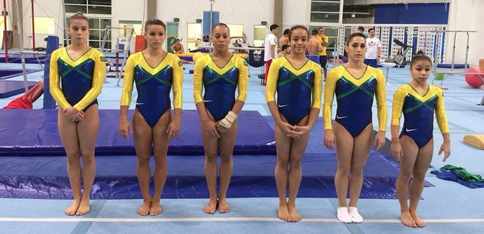 Equipe feminina de ginástica artística (Foto: Reprodução/Facebook)