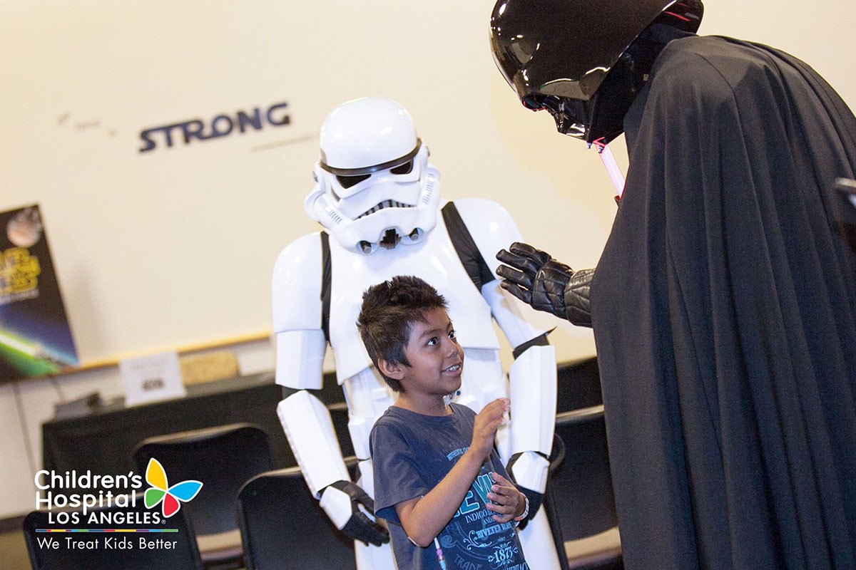 Personagens de 'Star Wars' visitam hospital infantil (Foto: Reprodução)