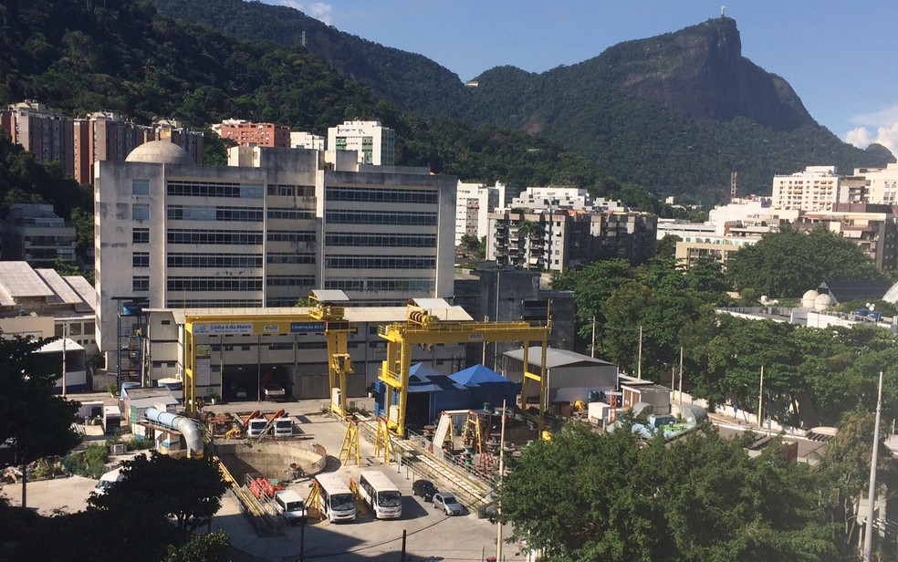 Obra do metrÃ´ da GÃ¡vea estÃ¡ parada desde 2015 â€” Foto: Matheus Rodrigues/G1