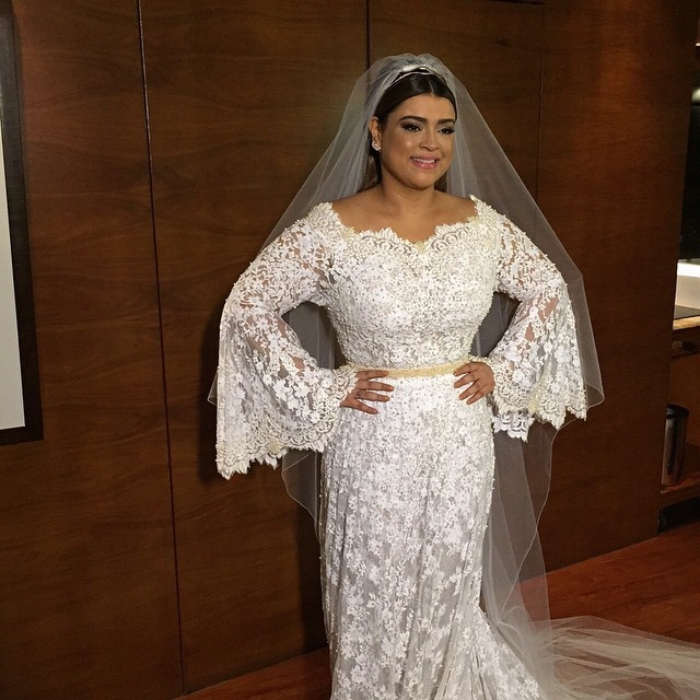 Preta Gil posa com seu vestido de noiva.  (Foto: Reprodução)