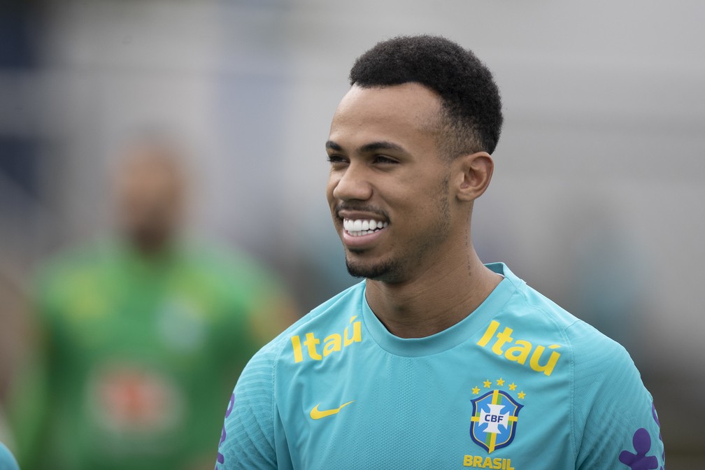 Gabriel Magalhes, zagueiro do Arsenal, durante treino da Seleo  Foto: Lucas Figueiredo / CBF