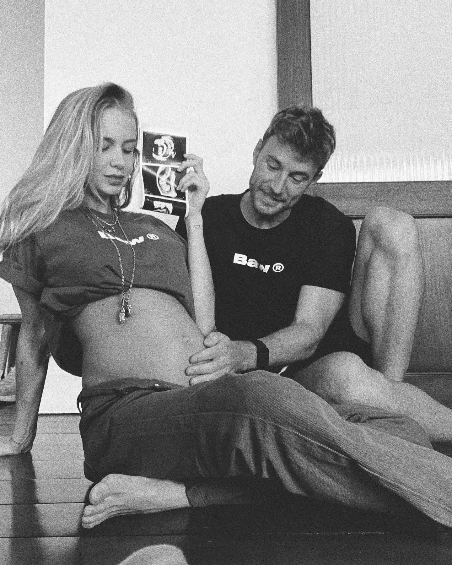 'Presente em dobro', diz Isa Scherer ao revelar gravidez de gêmeos de relacionamento com Rodrigo Calazans (Foto: Reprodução / Instagram)