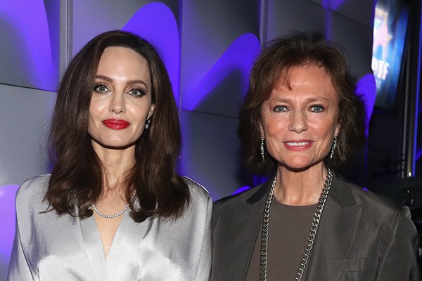 Angelina Jolie e Jacqueline Bisset (Foto: getty)