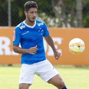 Léo explica descanso forçado e retorno da dupla Willians e Willian