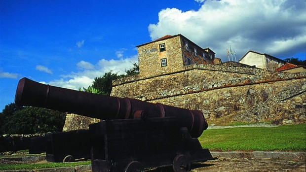 Construção de fortalezas de Florianópolis datam do século XVIII (Projeto Fortalezas UFSC/Divulgação)