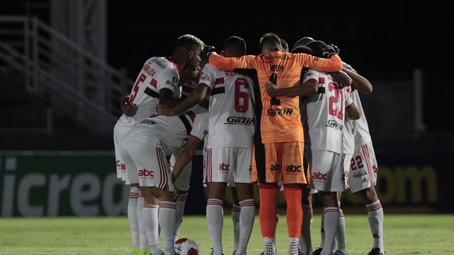 Jogadores do São Paulo fazem roda