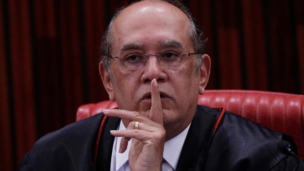 Presidente do TSE, ministro Gilmar Mendes, gesticula durante julgamento da chapa Dilma-Temer  (Foto: Ueslei Marcelino/Reuters)