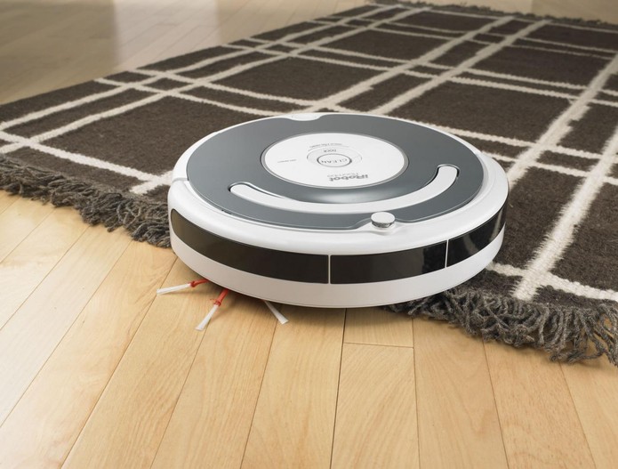 Aperte o botão e o Roomba limpará sua casa toda, inclusive tapetes (Foto: Divulgação/ iRobot) (Foto: Aperte o botão e o Roomba limpará sua casa toda, inclusive tapetes (Foto: Divulgação/ iRobot))