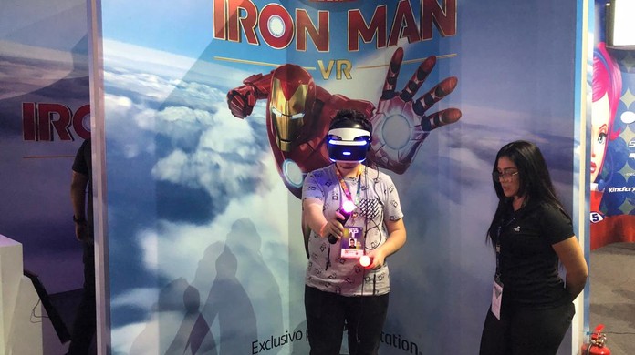 iron man vr testamos o game que te - simulador do homem de ferro no roblox iron man battles youtube