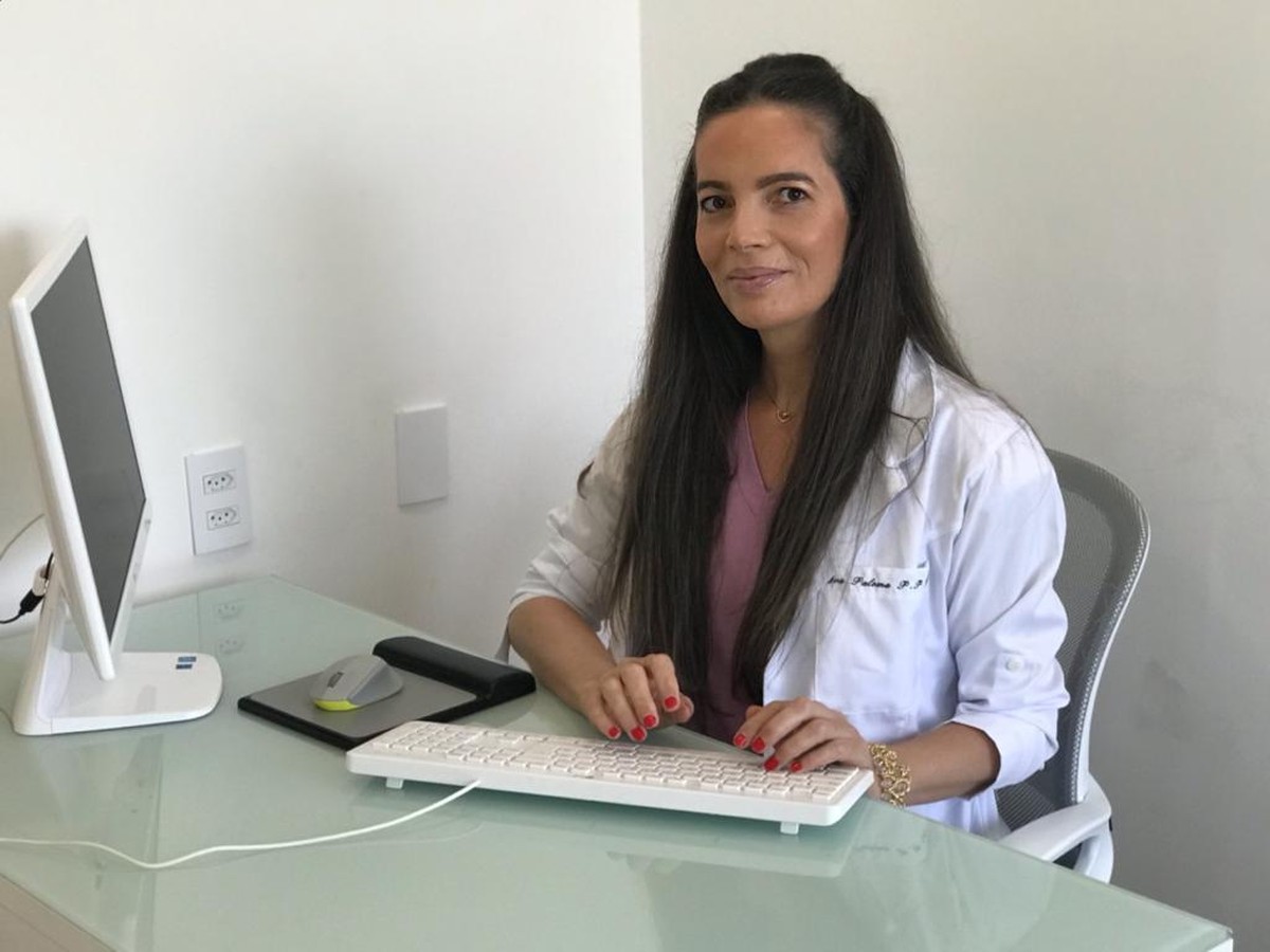 Professora trans supera bullying e se torna referência na educação em SP: 'acolher e respeitar' - Globo.com