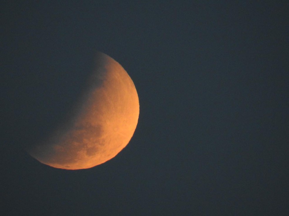 Eclipse em Manaus por volta de 18h15 — Foto: Patrick Marques/G1 AM