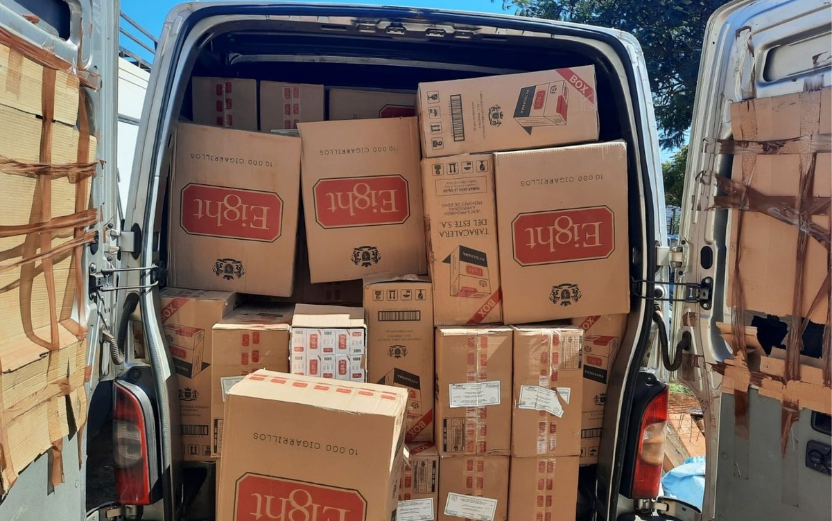Dois são presos em Barretos, SP, com 76 mil maços de cigarros contrabandeados do Paraguai | Ribeirão Preto e Franca