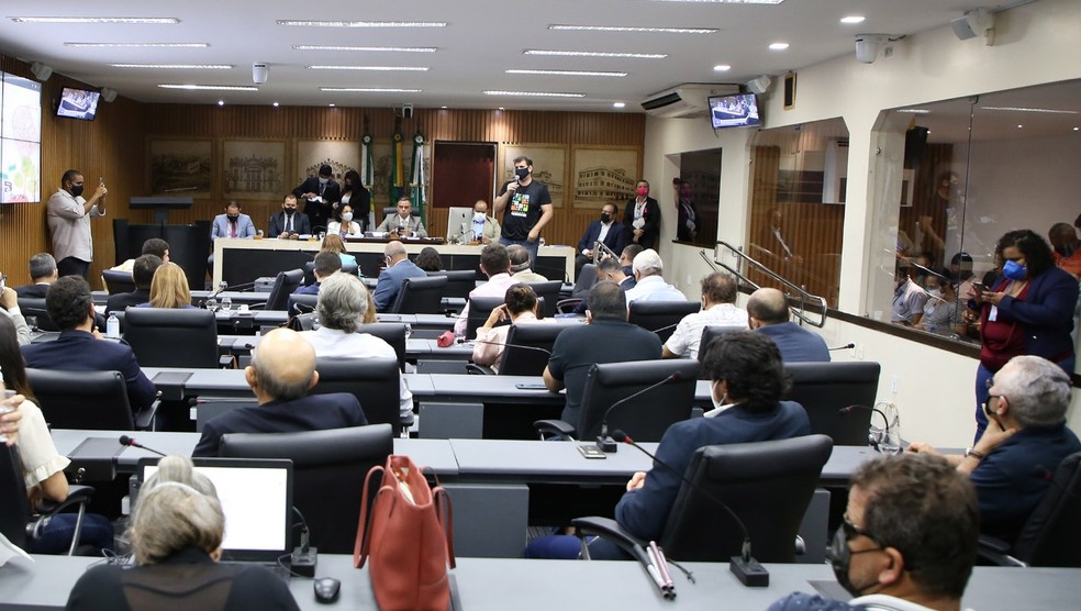 Primeira audiência pública sobre o projeto de revisão do Plano Diretor aconteceu nesta sexta-feira na CMN — Foto: Verônica Macedo