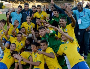Titular em Toulon, Alisson comemora mais uma convocação para a Seleção