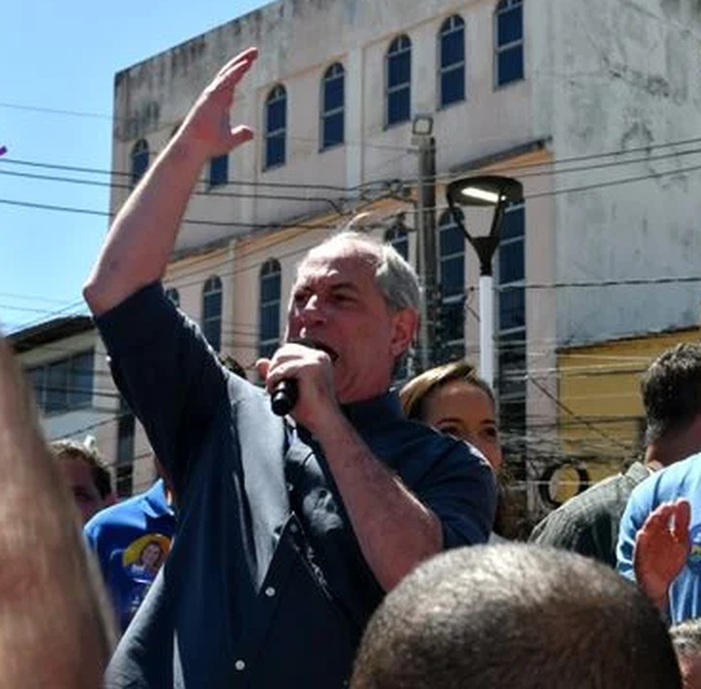 Ciro Gomes em visita ao Espírito Santo neste sábado (3) — Foto: Fernando Madeira/Rede Gazeta
