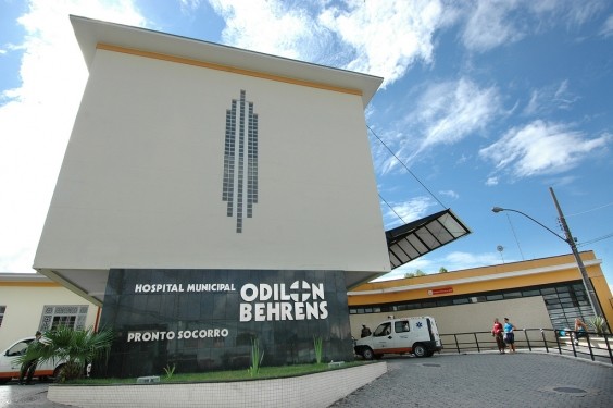 Adolescente foi levada para o Hospital Odilon Behrens (Foto: Divulgação/ Prefeitura MG)
