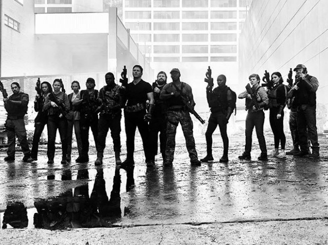 Chris Pratt (no centro) e parte do elenco de The Tomorrow War (Foto: Instagram)