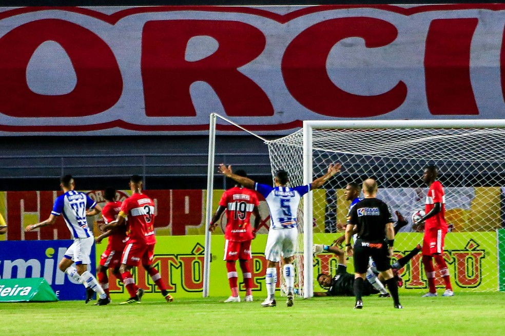 CSA saiu na frente com gol de Bruno Mota — Foto: Ailton Cruz/Gazeta de Alagoas