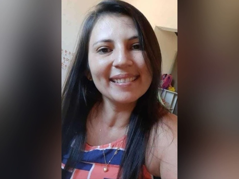 Synara Souza, 36 anos, foi morta a pedradas pelo ex-companheiro na zona rural de São João do Jaguaribe. — Foto: Arquivo pessoal