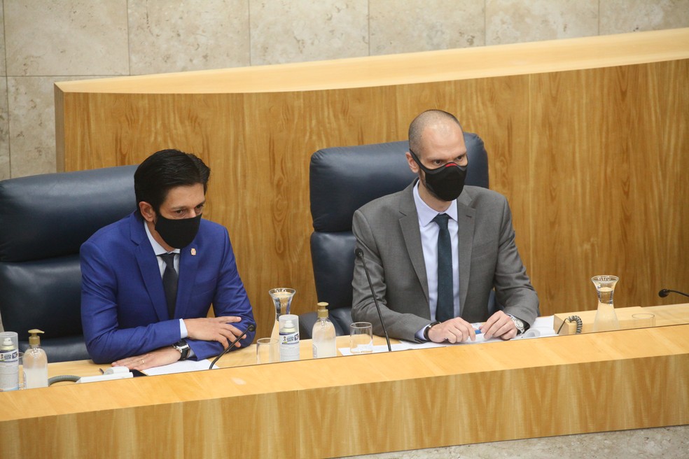 Ricardo Nunes (MDB) e Bruno Covas (PSDB) na posse deles na Câmara Municipal de SP, em 01 de janeiro de 2023. — Foto: Divulgação/Rede Câmara 