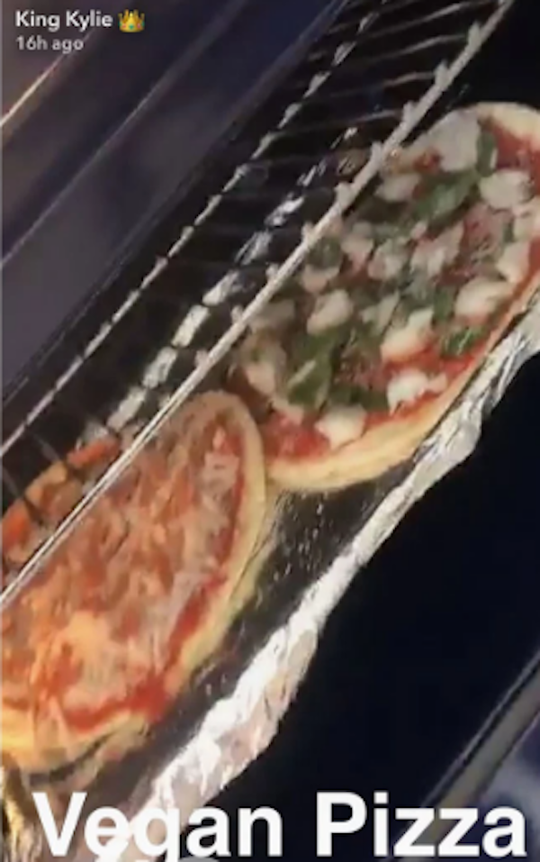 A pizza vegana de Kylie Jenner (Foto: Snapchat)