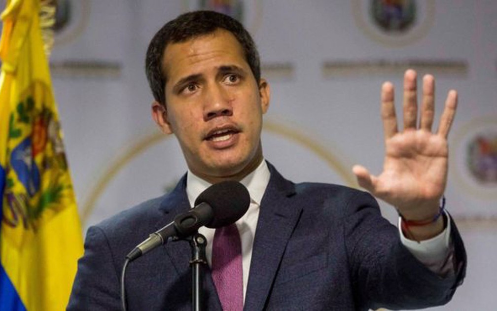 Juan GuaidÃ³ insiste que ele e a Assembleia Nacional tÃªm a legitimidade para negociar com o governo Maduro â Foto: EPA/BBC