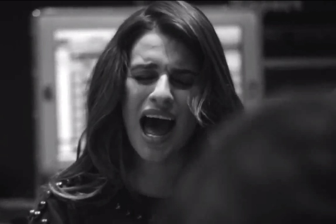Lea Michele em cena do novo clipe de 'Cannonball'. (Foto: Reprodução)