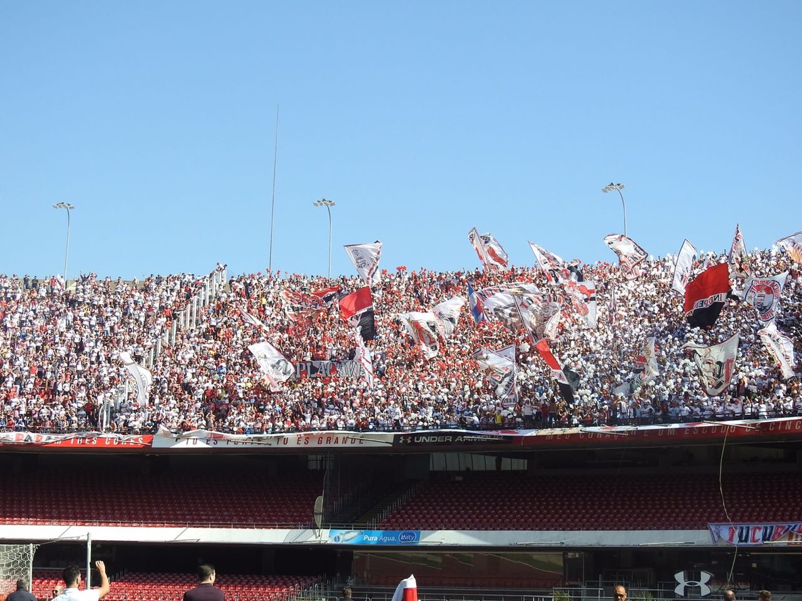 São Paulo treina para 18 mil torcedores no Morumbi