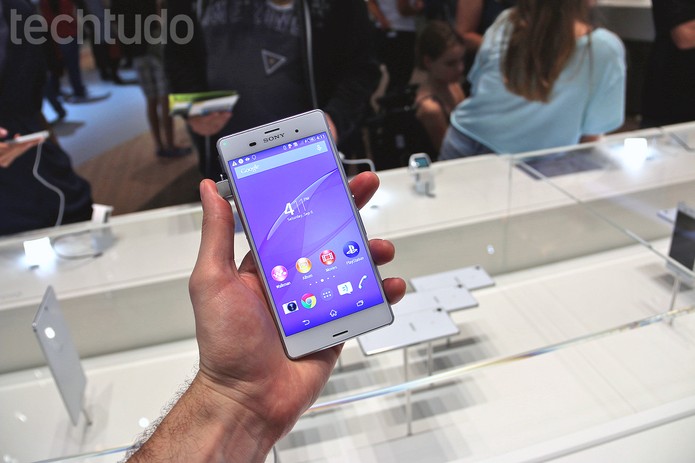 Xperia Z3 é o novo top de linha da Sony (Foto: Fabrício Vitorino/TechTudo) Xperia Z3 é o novo top de linha da Sony (Foto: Fabrício Vitorino/TechTudo)