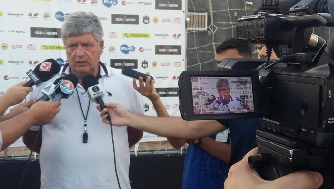 Geninho técnico do ABC (Foto: Jocaff Souza/GloboEsporte.com)