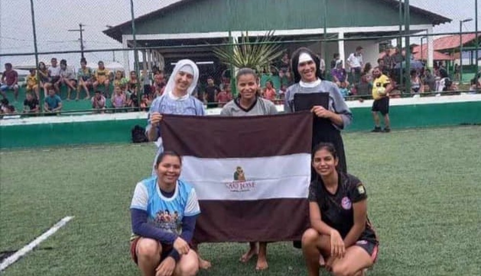 Irmã Isabela incentivou prática de esportes no convento onde mora, em Rodrigues Alves — Foto: Arquivo pessoal